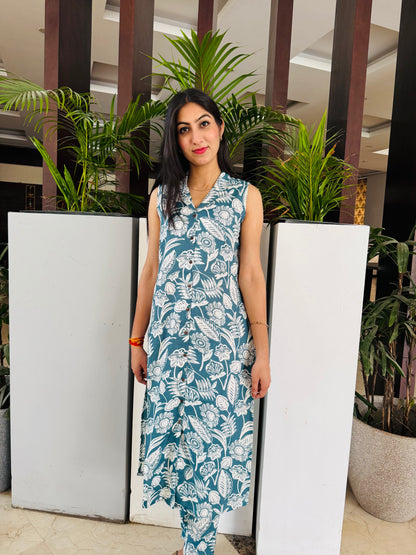 Teal A-Line Kurta Set with Botanical Print, Pockets & Detachable Sleeves